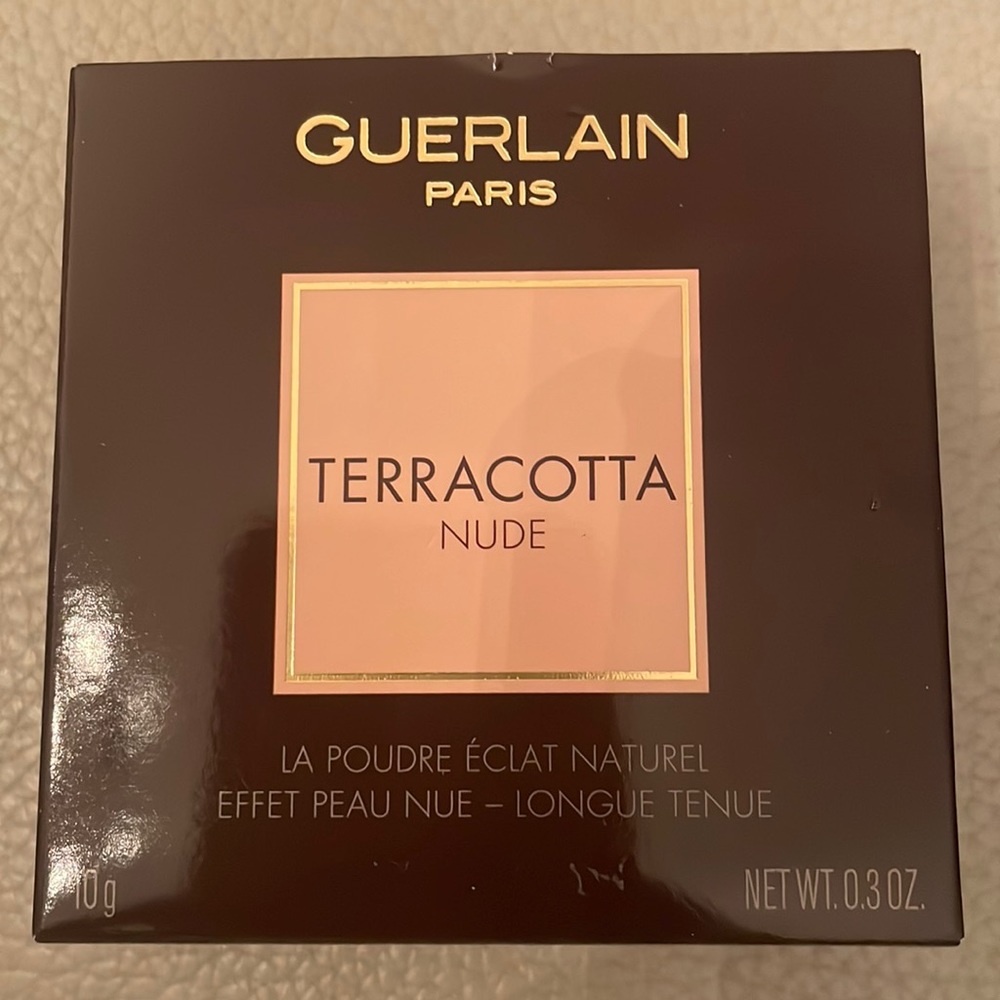 TERRACOTTA NUDE

NUDE GLOW POWDER